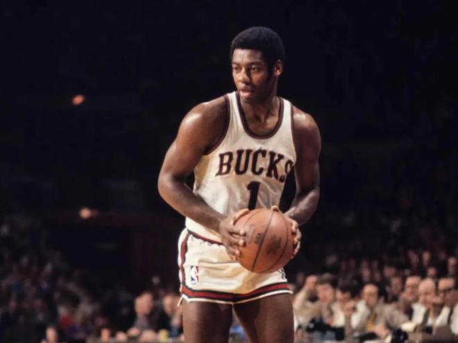 安特托昆博 安特托昆博