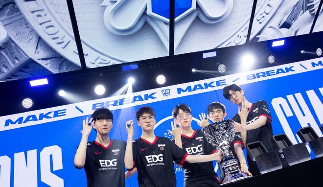 随着终场哨 随着终场哨